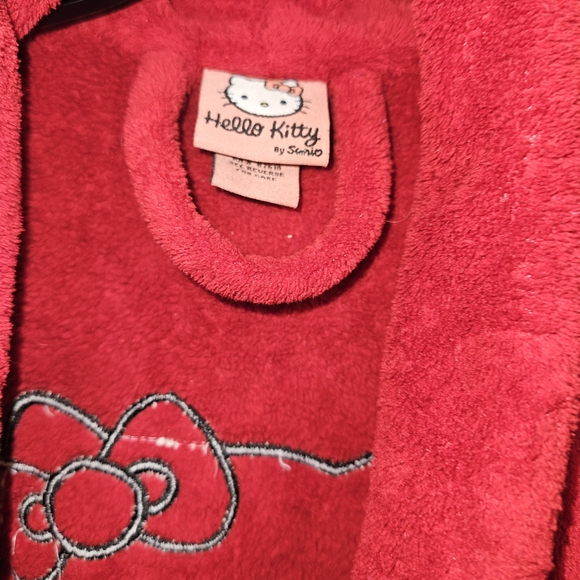 Hello Kitty Red Robe - Picture 3 of 7
